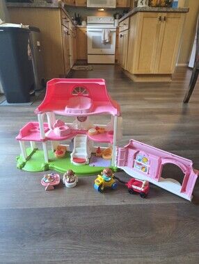 Fisher Price Little People "Happy Sounds Home" Play House with figurines